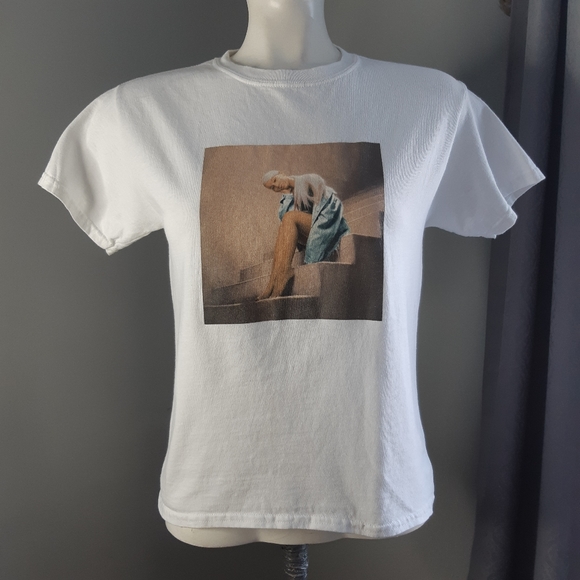 Ariana Grande official merchandise rare pose size medium logo - Picture 7 of 10